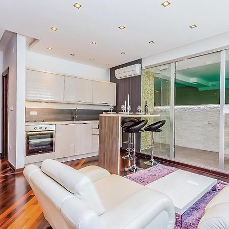 2 Bedroom Lovely Apartment In Crikvenica Dış mekan fotoğraf