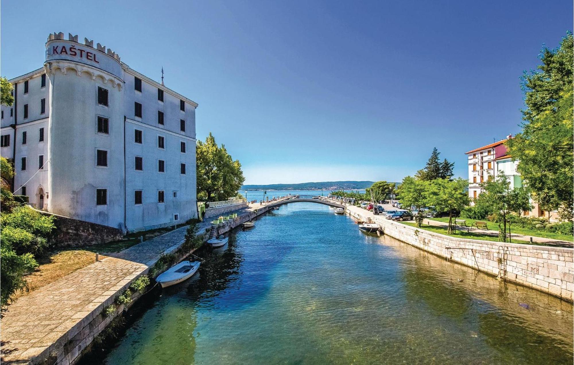 2 Bedroom Lovely Apartment In Crikvenica Dış mekan fotoğraf